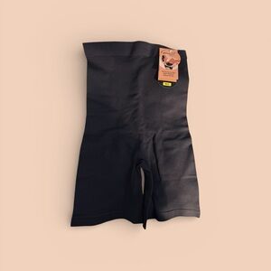 Brand New w/tags Shapermint All Day High Waisted Shorts SIZE: M/L